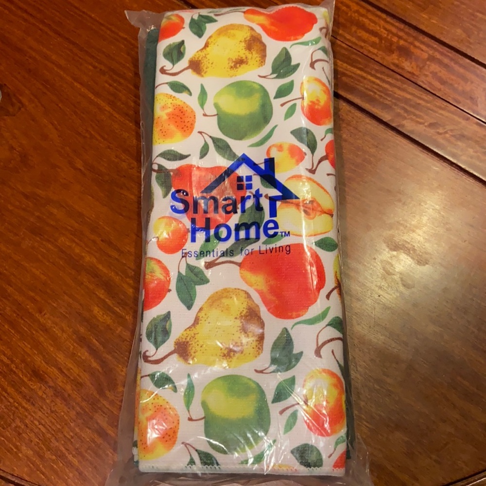 NWT 7 piece kitchen fruit set